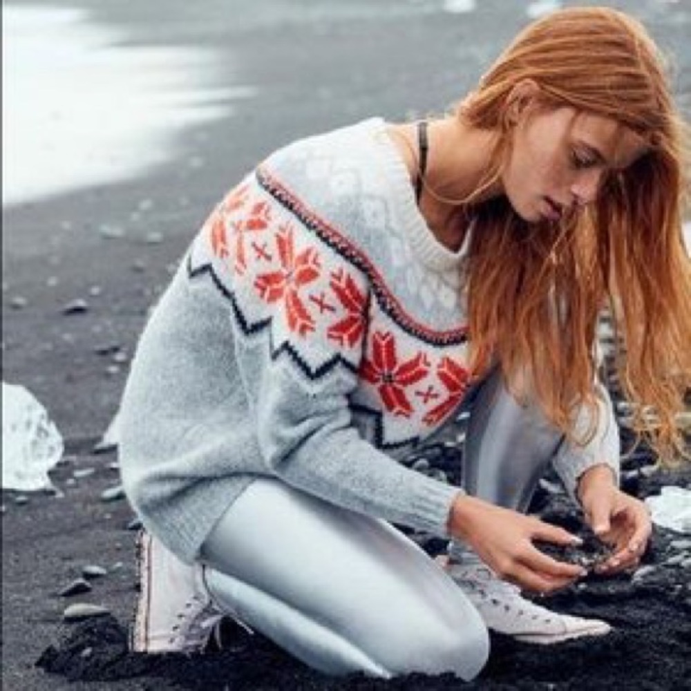 AERIE Cozy Winter Sweater š„ - Picture 2 of 5